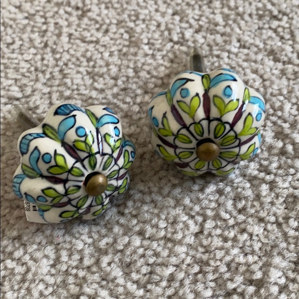 Porclein Knobs